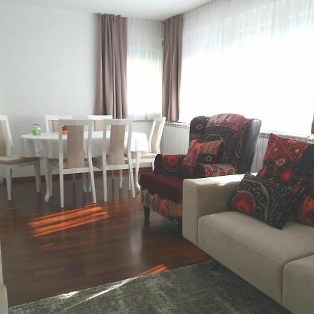 Apartment Esha SJJ Esterno foto